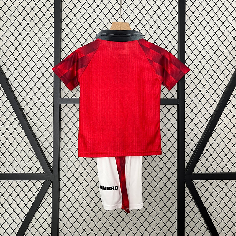 KIT Infantil Retrô Manchester United 1996/97 Casa