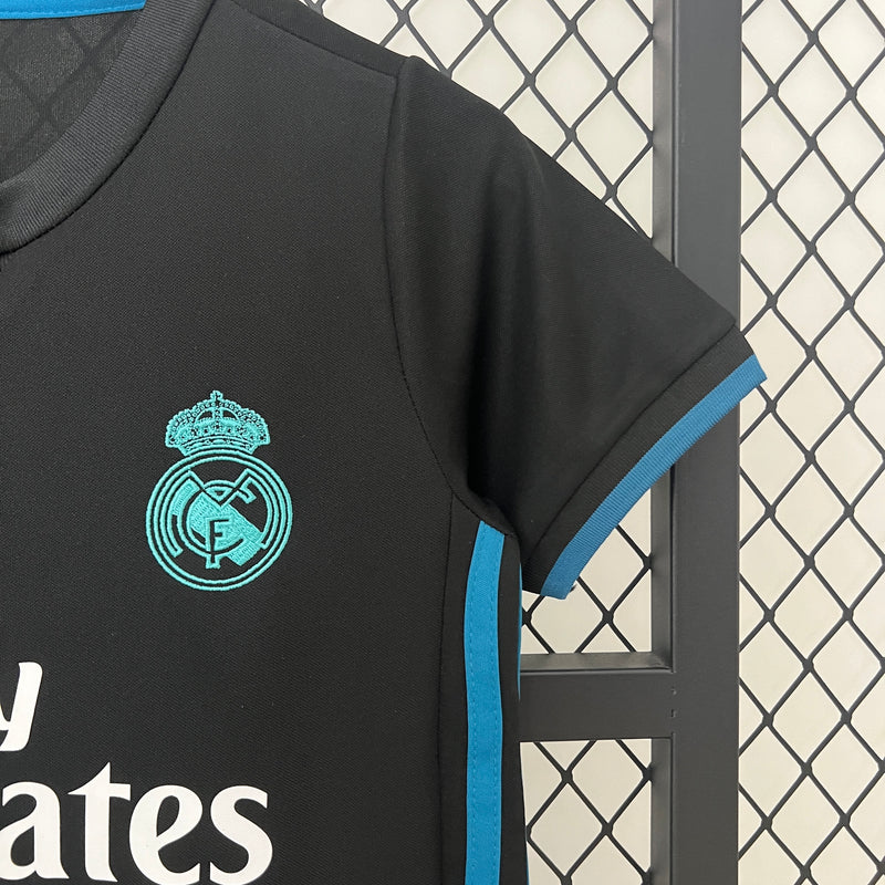 KIT Infantil Retrô Real Madrid 2017/18 Fora