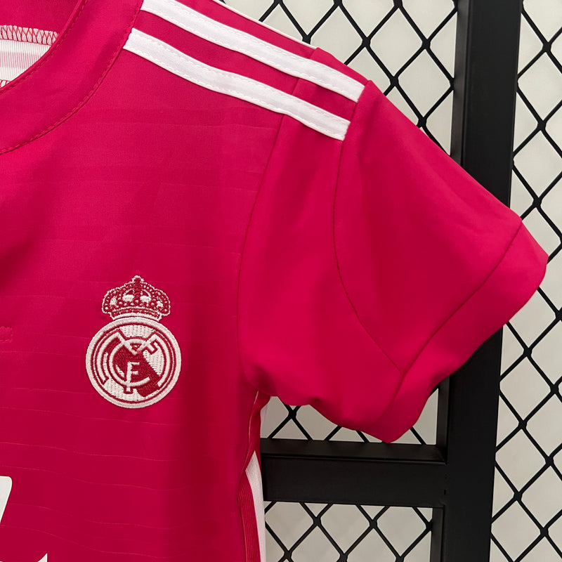 KIT Infantil Retrô Real Madrid 2014/15 Fora