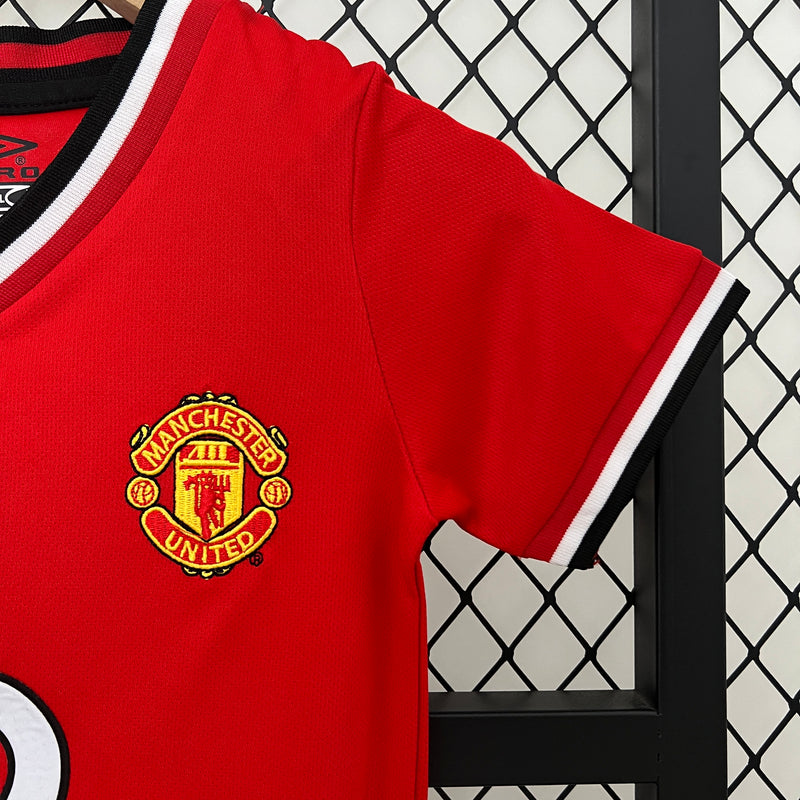 KIT Infantil Retrô Manchester United 2000/01 Casa