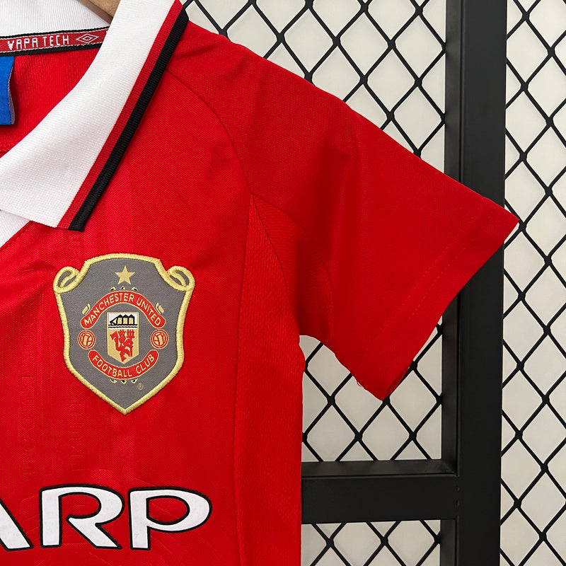 KIT Infantil Retrô Manchester United 1999/00 Casa