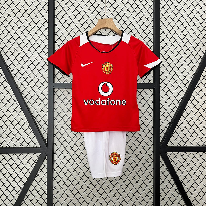 KIT Infantil Retrô Manchester United 2005/06 Casa