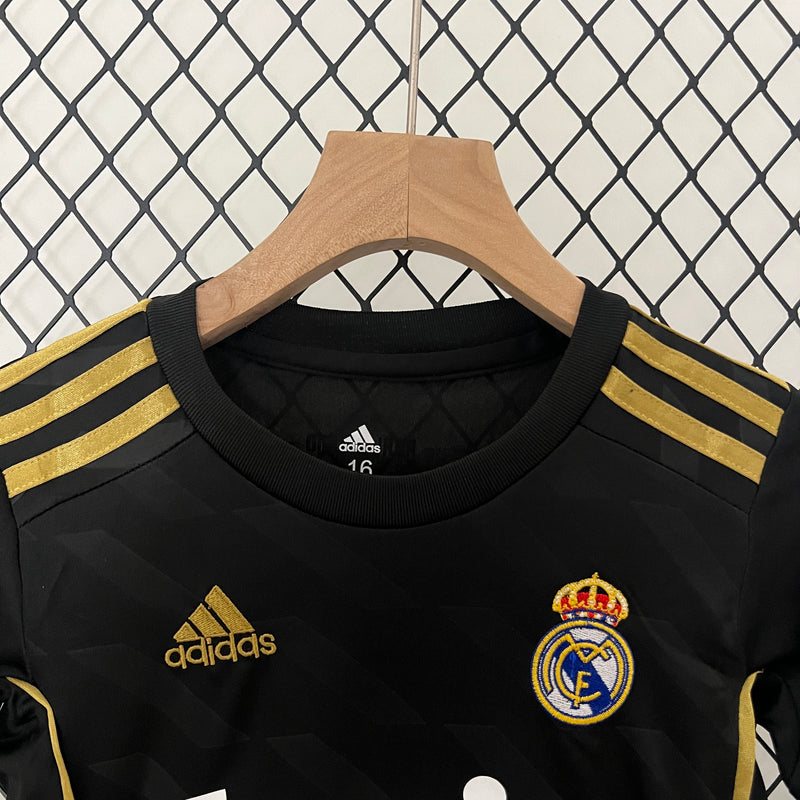 KIT Infantil Retrô Real Madrid 2011/12 Fora